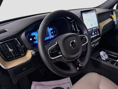 New 2027 Volvo XC60 B5 Plus AWD/4WD image 9