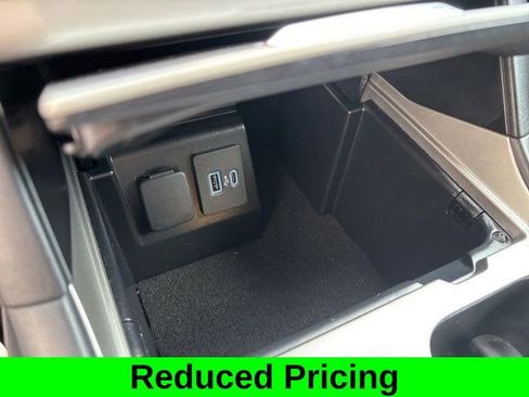 Used 2023 Ford Explorer XLT image 26