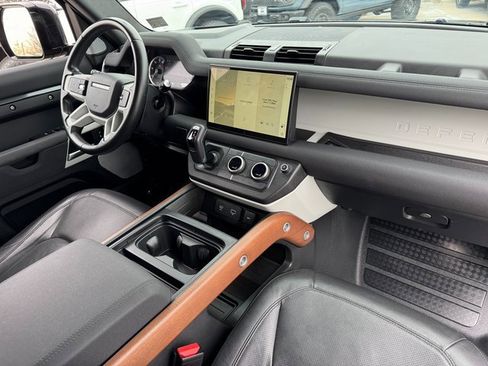 Used 2023 Land Rover Defender 130 S image 21