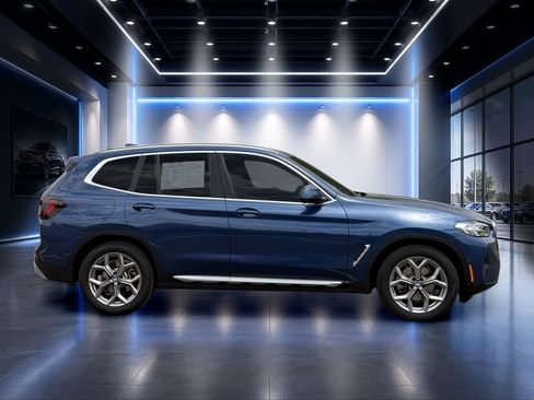 Used 2024 BMW X3 xDrive30i w/ Premium Package w/ZPA AWD/4WD image 3