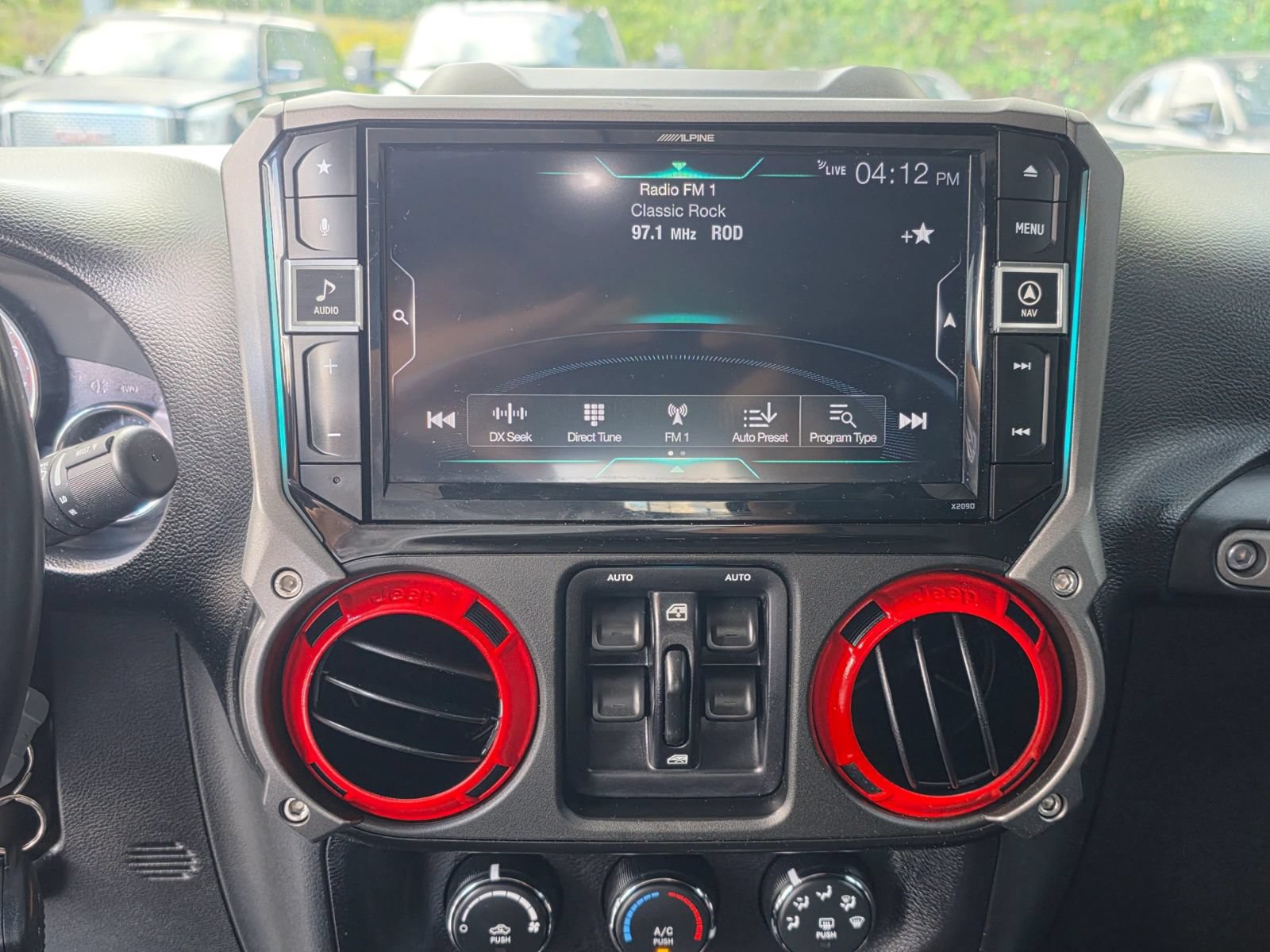 Used 2014 Jeep Wrangler Unlimited Sahara w/ Connectivity Group AWD/4WD image 13