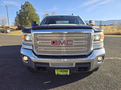 Used 2018 GMC Sierra 3500 SLE image 2