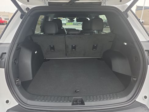 Used 2025 Chevrolet Equinox LT w/ Convenience Package II FWD image 13