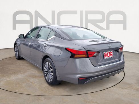 Used 2023 Nissan Altima 2.5 SV FWD image 9