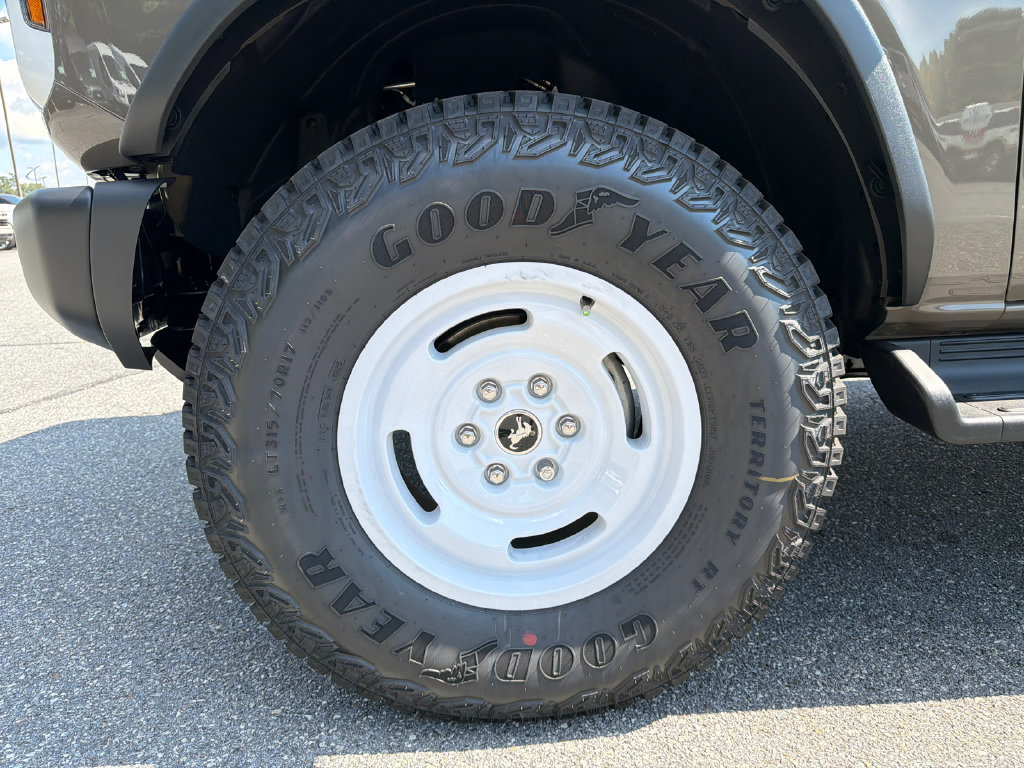 New 2026 Ford Bronco Heritage Edition AWD/4WD image 11