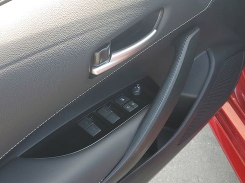 Used 2025 Toyota Corolla SE FWD image 21
