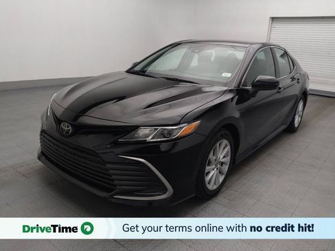 Used 2022 Toyota Camry LE FWD image 1