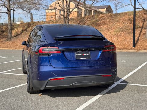 Used 2023 Tesla Model X image 9