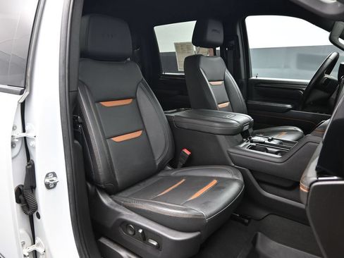 Used 2025 GMC Sierra 2500 AT4 AWD/4WD image 16