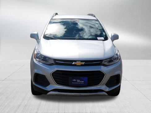 Used 2020 Chevrolet Trax LT w/ LT Convenience Package AWD/4WD image 2