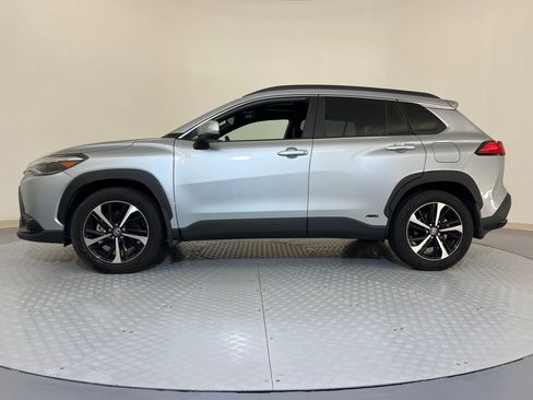 Used 2024 Toyota Corolla Cross XSE image 2