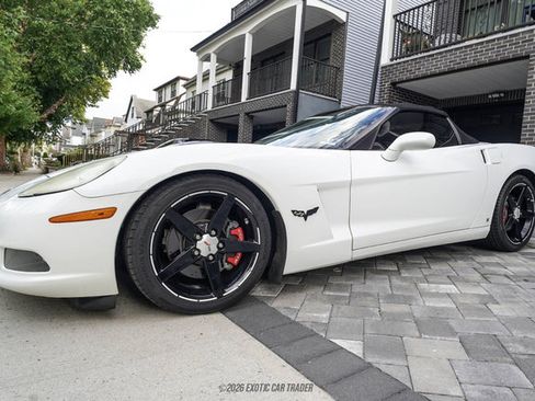 Used 2006 Chevrolet Corvette Convertible w/ Preferred Equipment Group RWD image 22