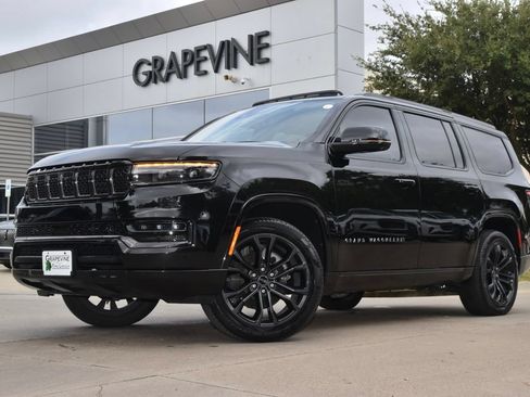 Used 2024 Jeep Grand Wagoneer Series III w/ Rear Seat Video Group 1 AWD/4WD image 2