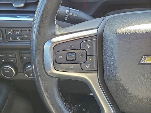 Used 2023 Chevrolet Suburban Premier image 21