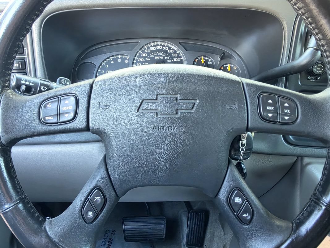 Used 2004 Chevrolet Tahoe LS w/ Preferred Equipment Group AWD/4WD image 11