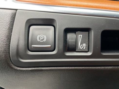 Used 2020 Cadillac XT5 Premium Luxury image 23