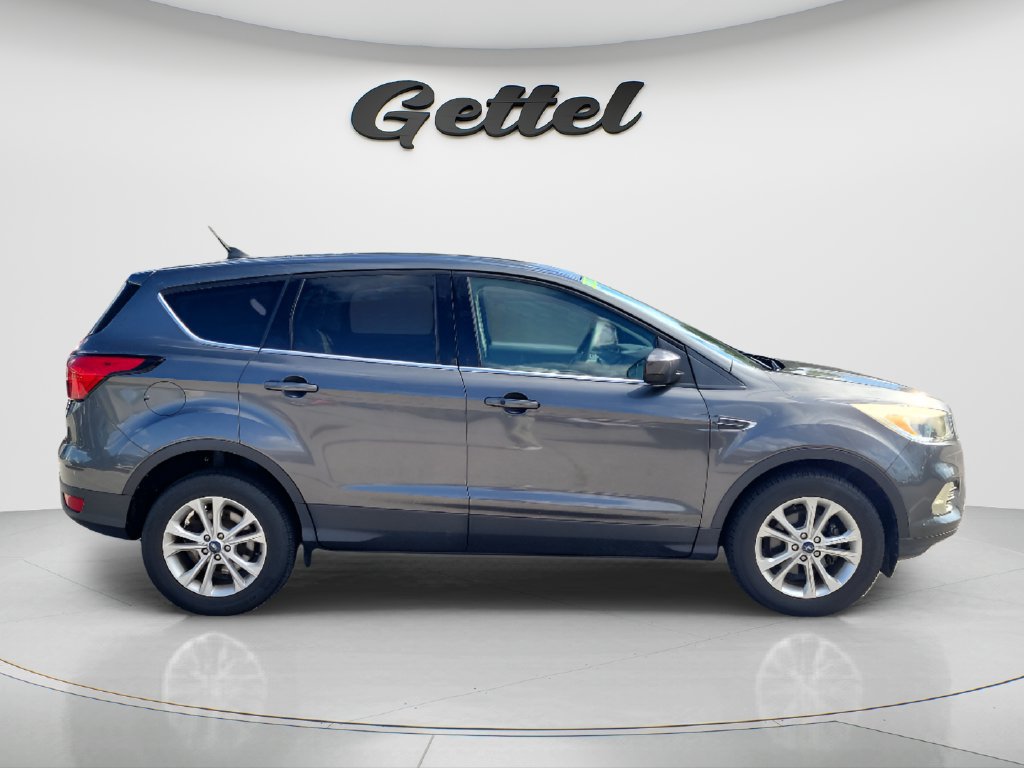 Used 2019 Ford Escape SE FWD image 4