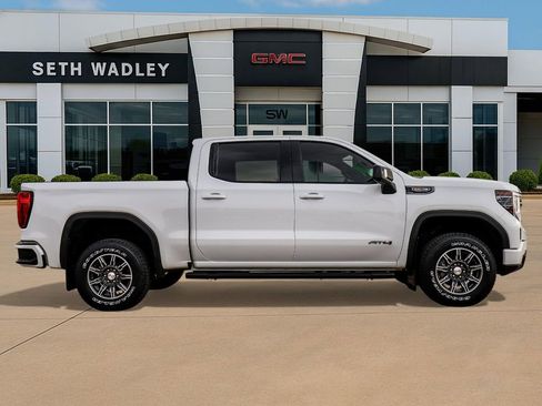 Used 2024 GMC Sierra 1500 AT4 w/ Technology Package image 8