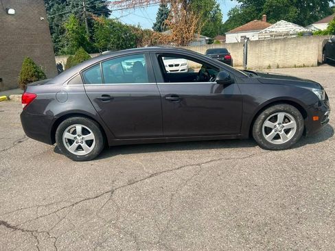 Used 2016 Chevrolet Cruze LT FWD image 4