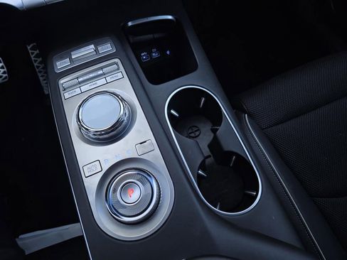 Used 2025 Genesis GV70 3.5T Sport image 27