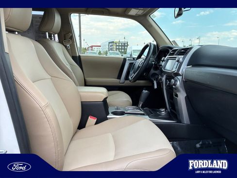 Used 2018 Toyota 4Runner SR5 Premium AWD/4WD image 19