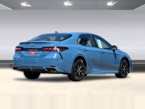 Used 2024 Toyota Camry SE FWD image 8