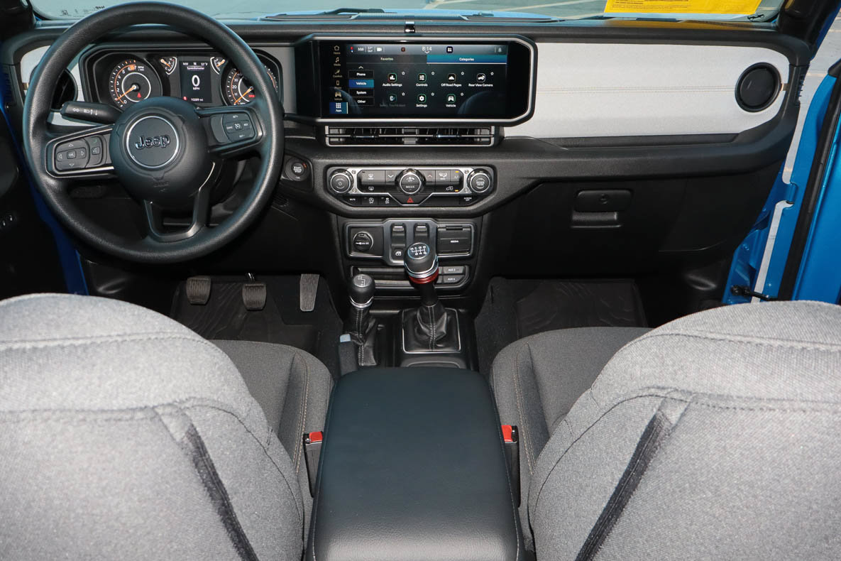 Used 2025 Jeep Wrangler Sport AWD/4WD image 10