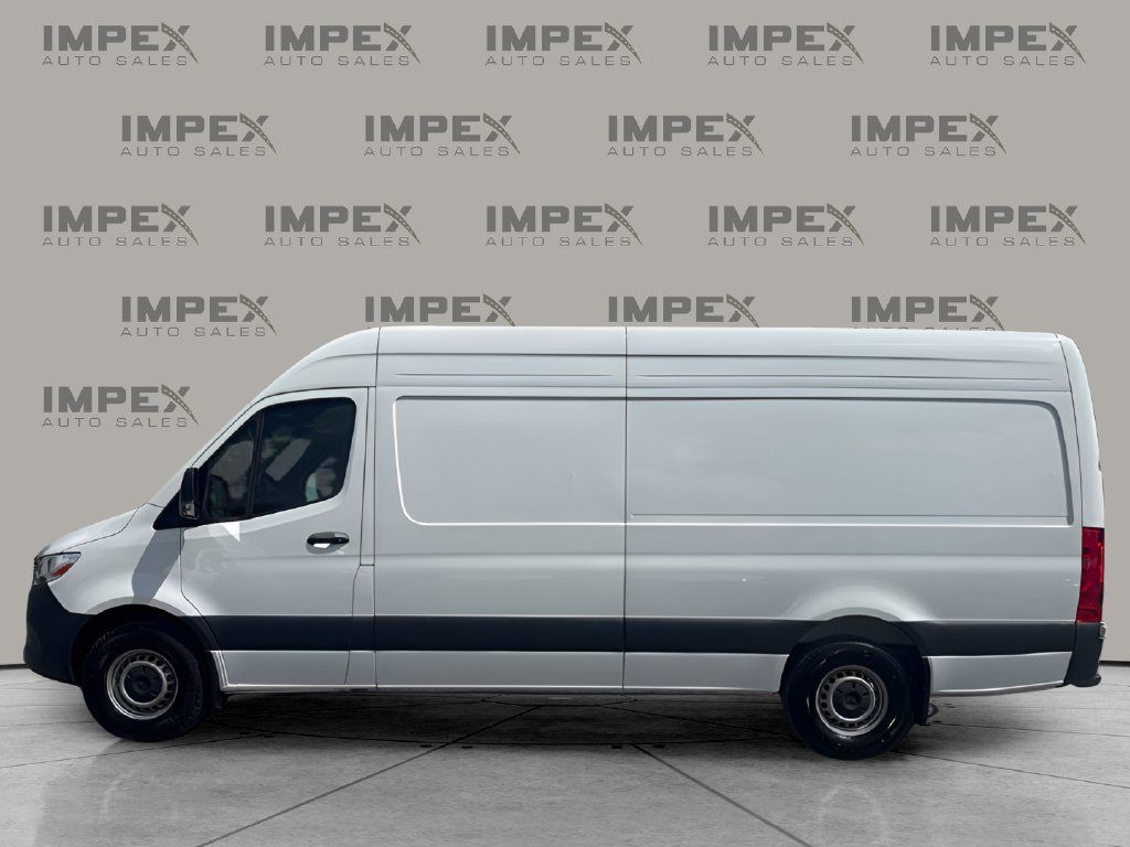 Used 2025 Mercedes-Benz Sprinter 2500 image 2