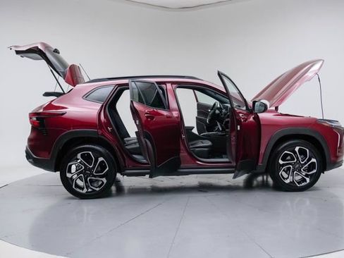 Used 2024 Chevrolet Trax RS w/ Driver Confidence Package FWD image 15