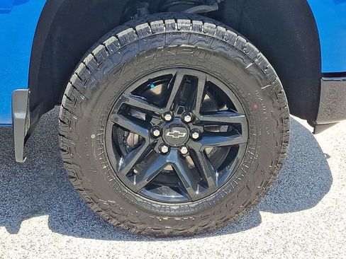 Used 2022 Chevrolet Silverado 1500 Custom Trail Boss AWD/4WD image 11