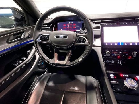 Used 2022 Jeep Grand Cherokee Overland w/ Adv Protech Group III image 7