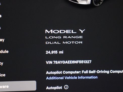 Used 2022 Tesla Model Y Long Range image 30