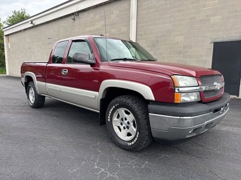 Used 2005 Chevrolet Silverado 1500 Z71 w/ Safe And Sound Package image 10