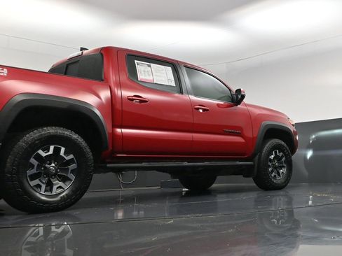 Used 2022 Toyota Tacoma TRD Off-Road w/ Technology Package image 19
