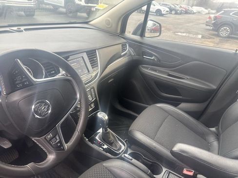 Used 2022 Buick Encore Preferred w/ Safety Package image 5