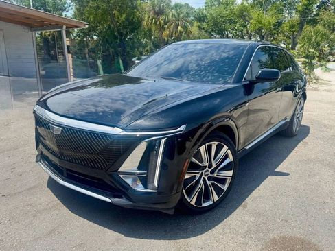Used 2023 Cadillac Lyriq 2WD image 2