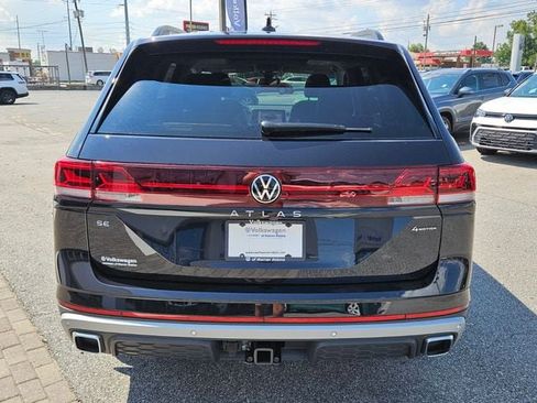 New 2026 Volkswagen Atlas Peak Edition image 10