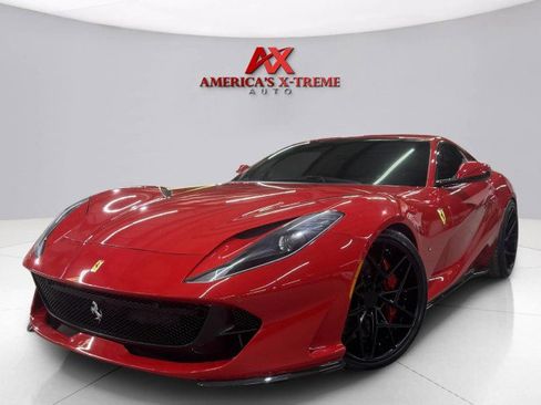 Used 2019 Ferrari 812 Superfast RWD image 2