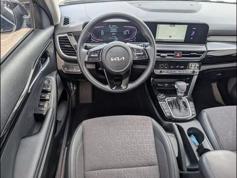 Certified 2025 Kia Seltos S FWD image 8
