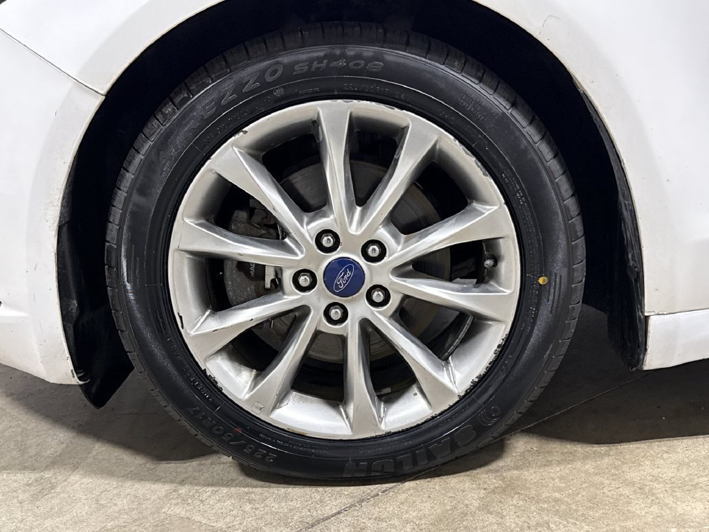 Used 2017 Ford Fusion SE FWD image 27