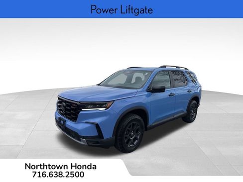 Used 2025 Honda Pilot TrailSport image 9