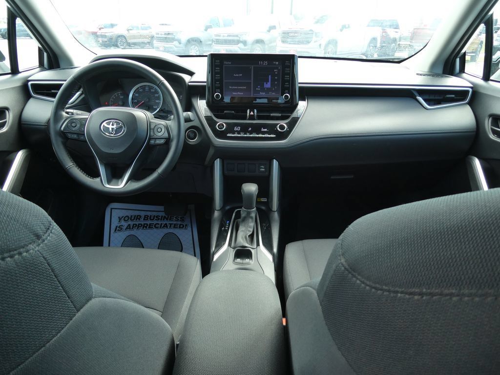 Used 2022 Toyota Corolla Cross LE AWD/4WD image 20