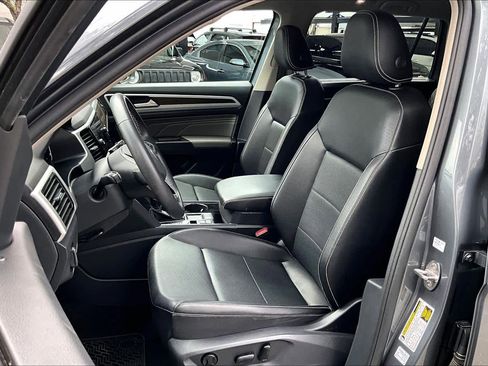 Certified 2023 Volkswagen Atlas SE image 9