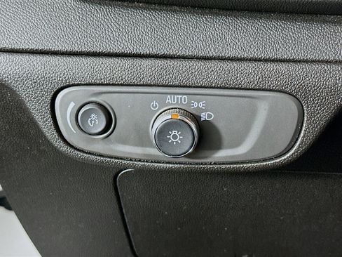 Used 2023 Chevrolet Bolt EUV LT w/ Driver Confidence Package FWD image 17