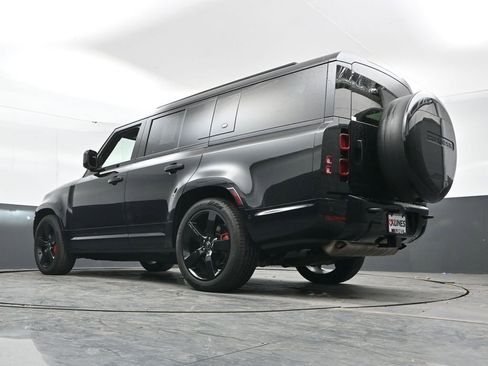 Used 2024 Land Rover Defender 130 X-Dynamic SE image 50