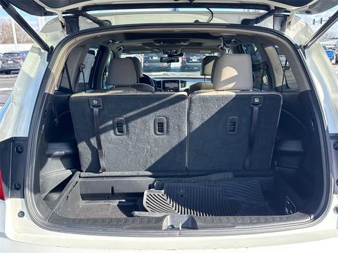 Used 2018 Honda Pilot Elite image 16