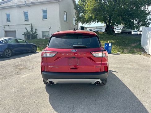 Used 2020 Ford Escape Titanium image 4