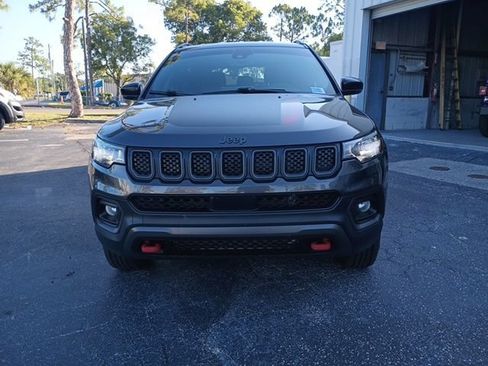 Used 2023 Jeep Compass Trailhawk w/ Trailer Tow Group AWD/4WD image 1