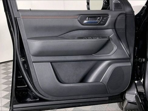 New 2026 Nissan Armada SL w/ Captain's Chari Seat Package AWD/4WD image 42