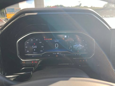 Used 2023 Chevrolet Silverado 1500 RST w/ Convenience Package II AWD/4WD image 14